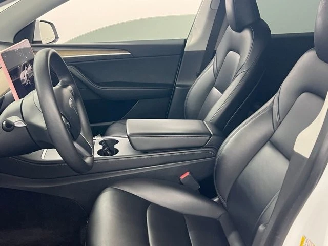 2023 Tesla Model Y - Image 10 of 11