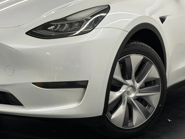 2023 Tesla Model Y - Image 4 of 21