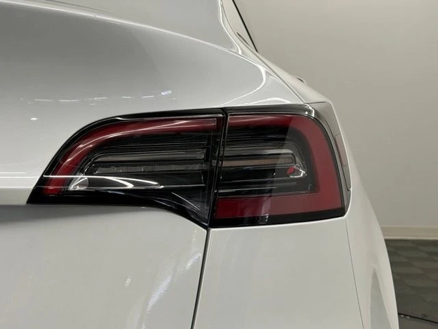 2023 Tesla Model Y - Image 12 of 21