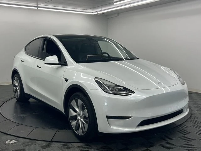 2023 Tesla Model Y - Image 2 of 11