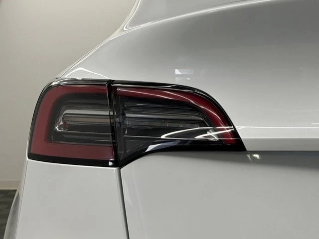 2023 Tesla Model Y - Image 11 of 21