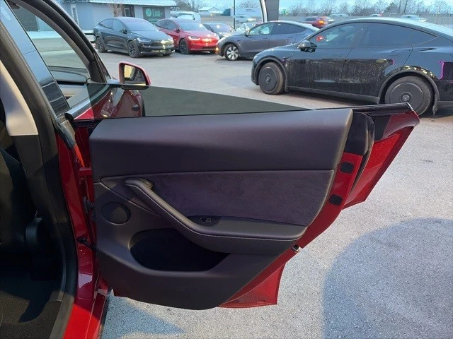 2023 Tesla Model Y - Image 18 of 21