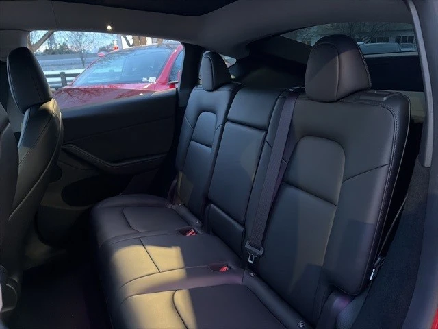 2023 Tesla Model Y - Image 16 of 21