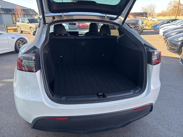 2023 Tesla Model Y - Image 18 of 21