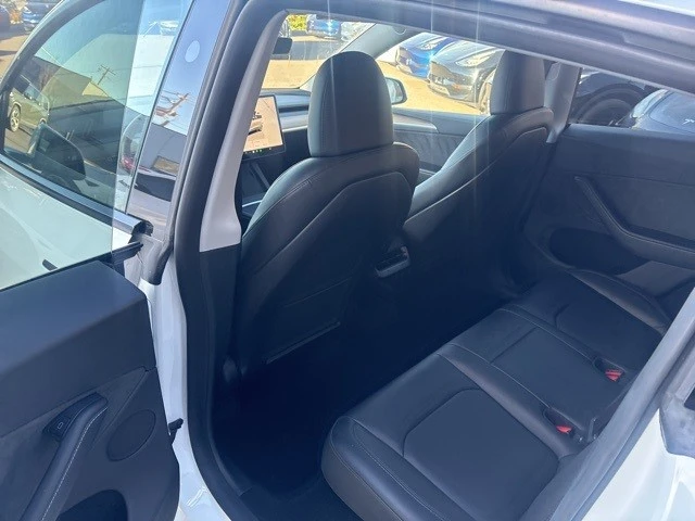 2023 Tesla Model Y - Image 17 of 21