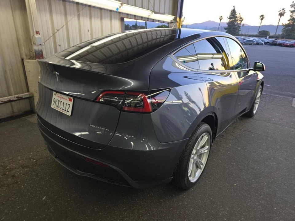 2023 Tesla Model Y - Image 3 of 7