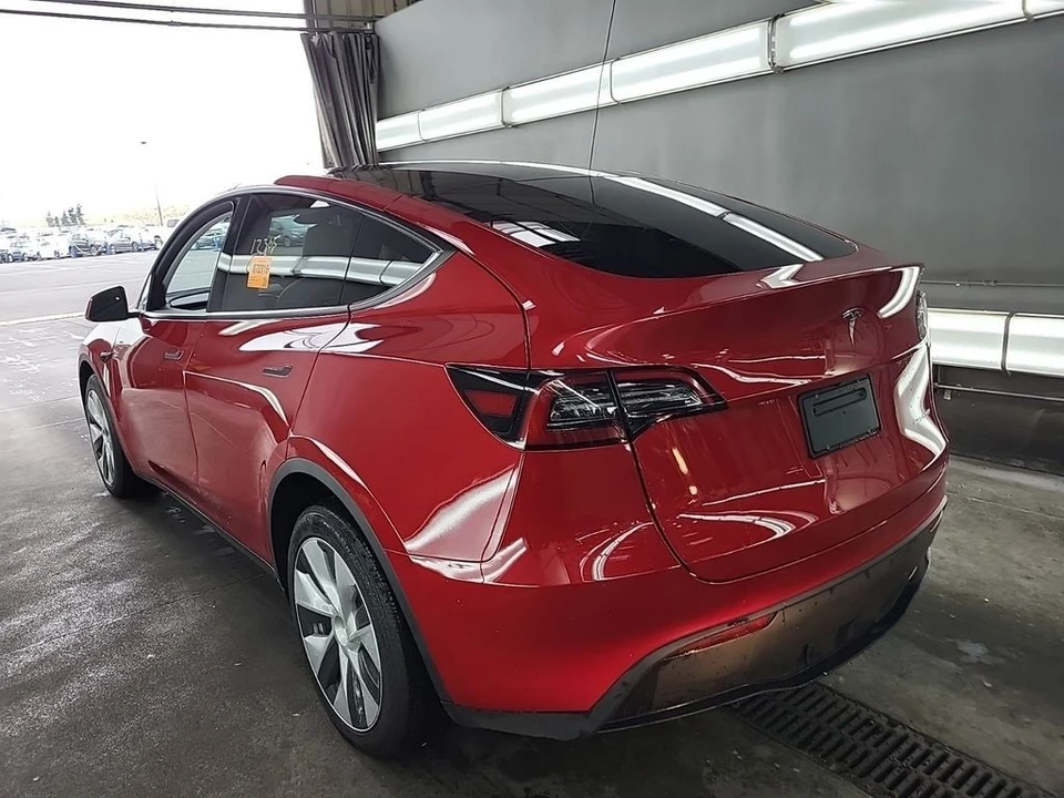 2023 Tesla Model Y - Image 3 of 7