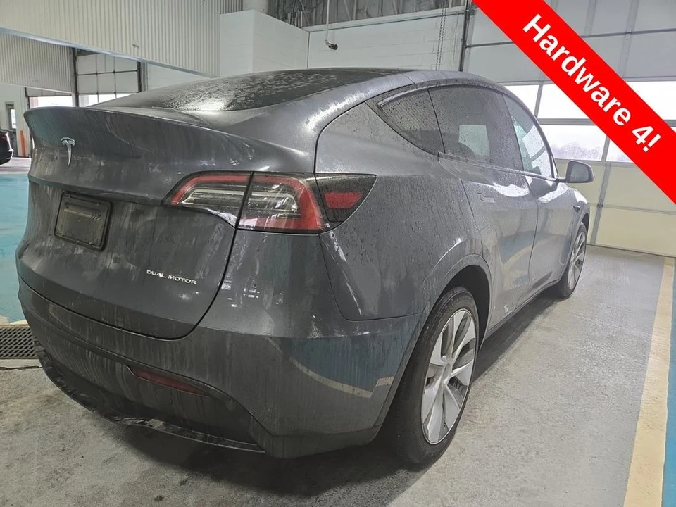 2023 Tesla Model Y - Image 4 of 7