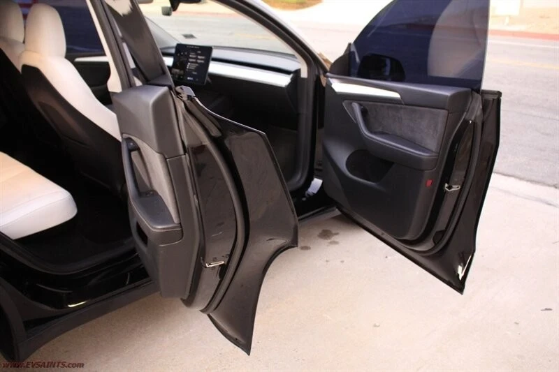 2023 Tesla Model Y - Image 7 of 21