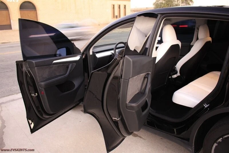 2023 Tesla Model Y - Image 15 of 21