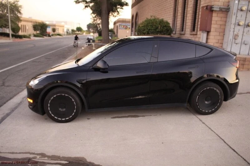2023 Tesla Model Y - Image 2 of 21