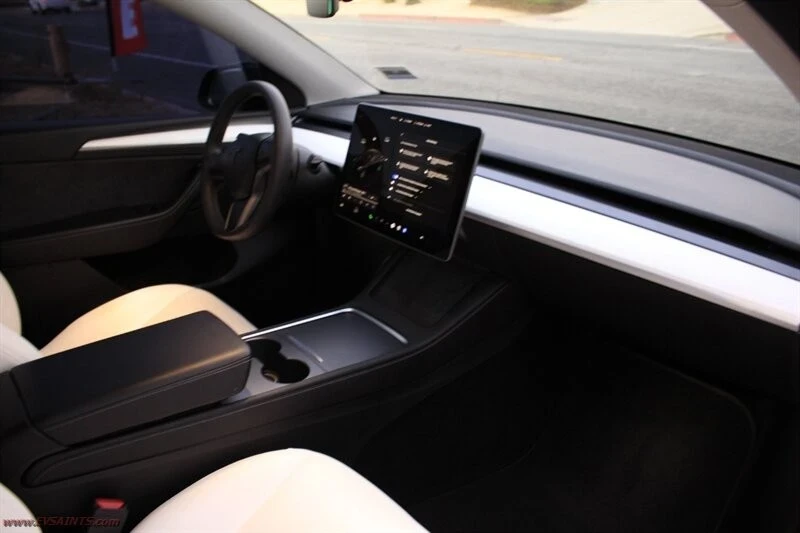 2023 Tesla Model Y - Image 9 of 21