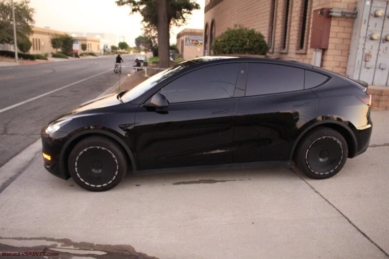 2023 Tesla Model Y - Image 2 of 21