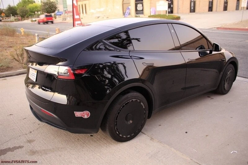 2023 Tesla Model Y - Image 5 of 21
