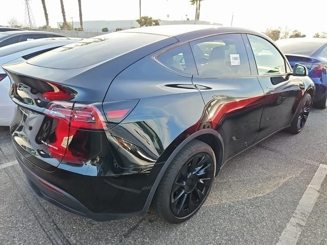 2023 Tesla Model Y - Image 2 of 6