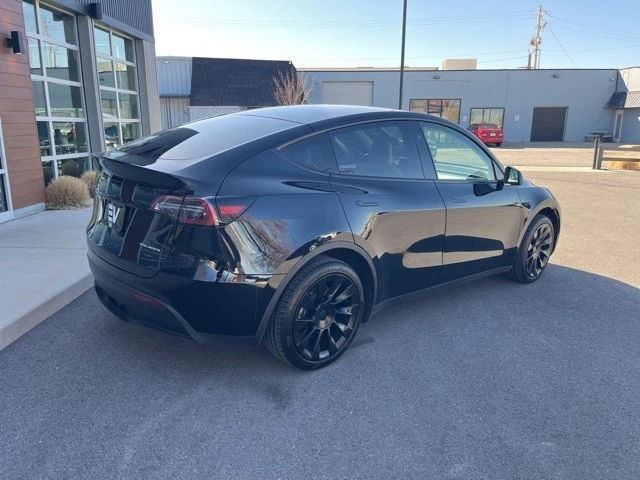 2023 Tesla Model Y - Image 7 of 21