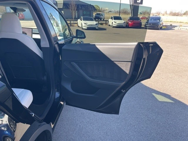 2023 Tesla Model Y - Image 18 of 21