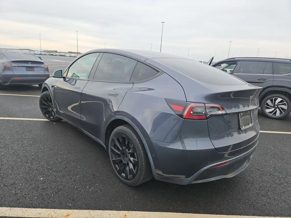 2023 Tesla Model Y - Image 3 of 6