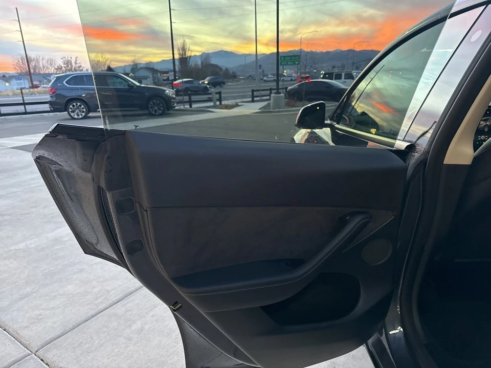 2023 Tesla Model Y - Image 13 of 21
