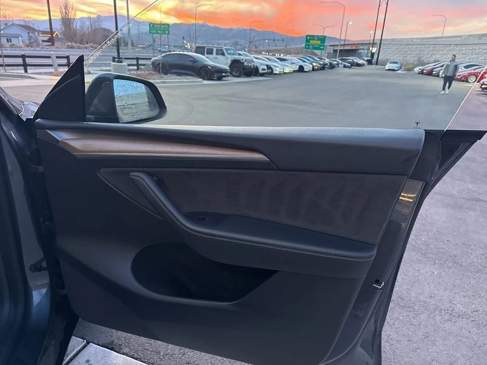 2023 Tesla Model Y - Image 21 of 21