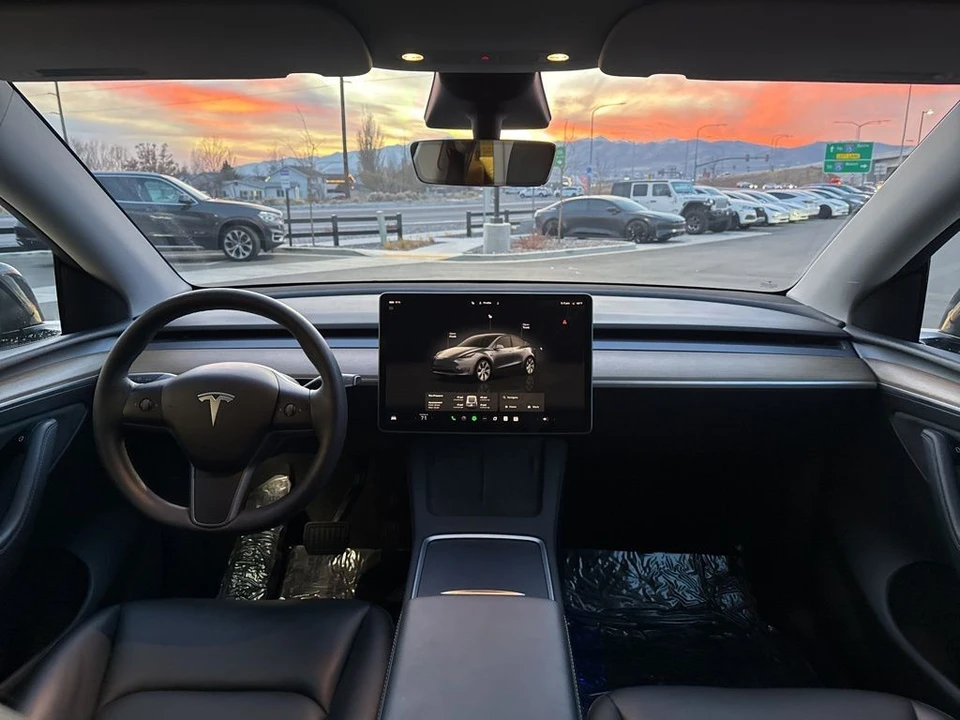 2023 Tesla Model Y - Image 20 of 21