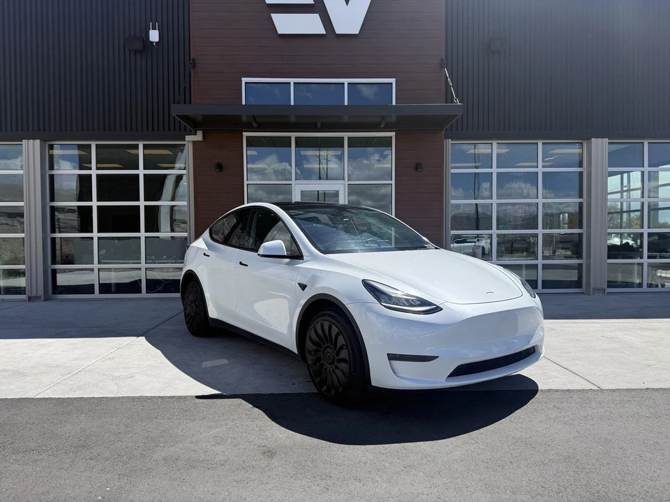 2023 Tesla Model Y - Image 2 of 27