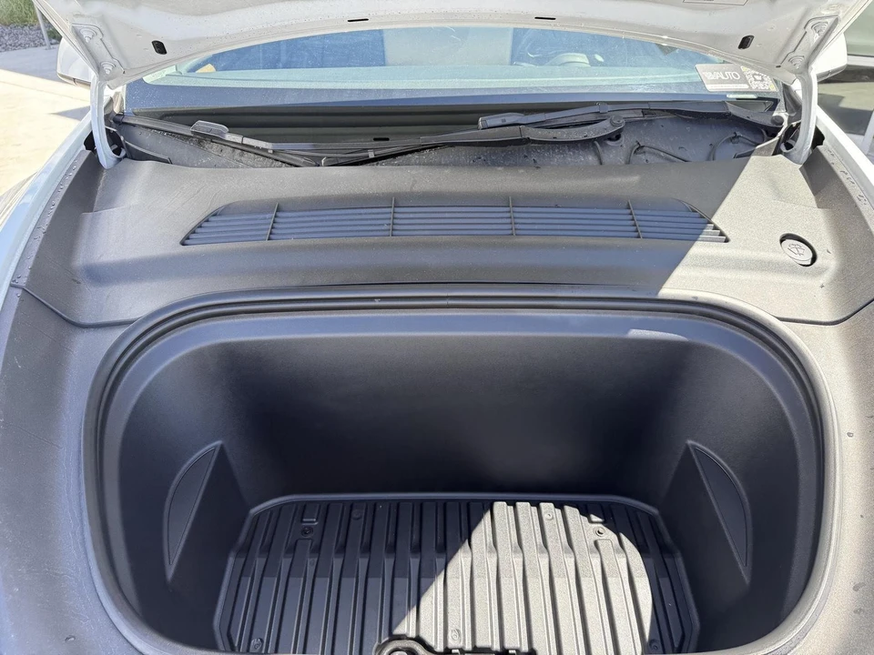 2023 Tesla Model Y - Image 27 of 27