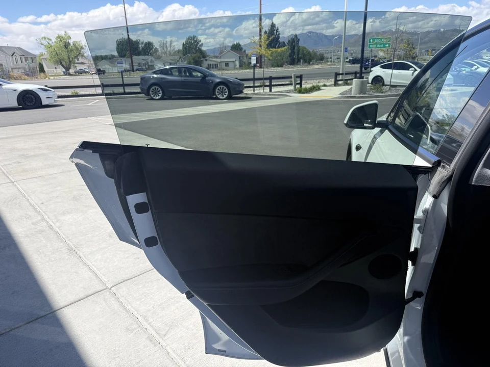 2023 Tesla Model Y - Image 14 of 27