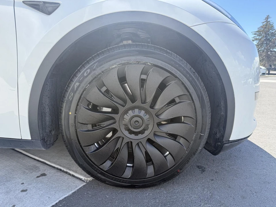 2023 Tesla Model Y - Image 10 of 27