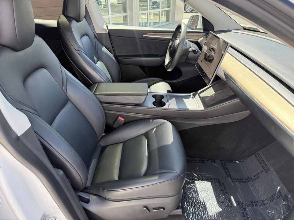 2023 Tesla Model Y - Image 24 of 27