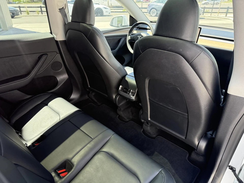2023 Tesla Model Y - Image 19 of 27