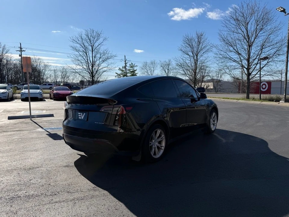 2023 Tesla Model Y - Image 5 of 21