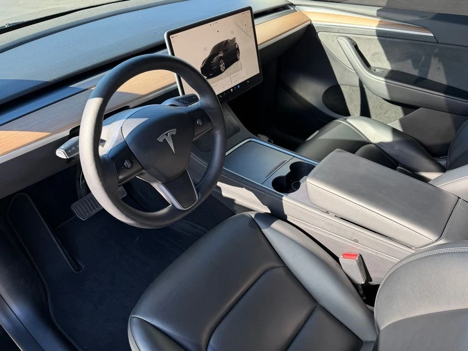 2023 Tesla Model Y - Image 11 of 21