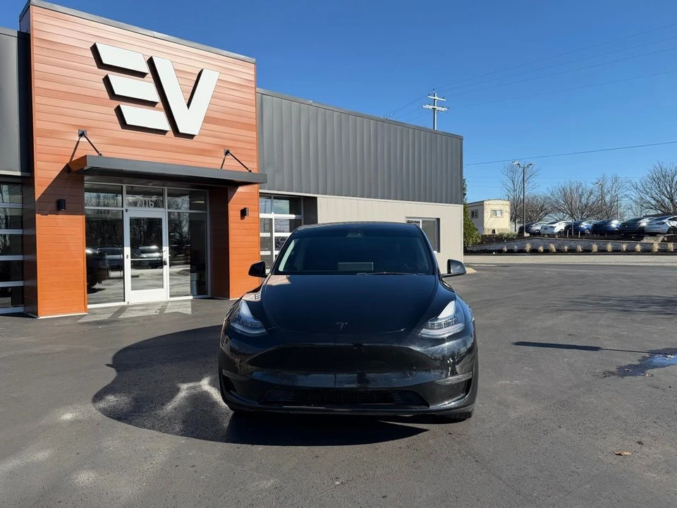 2023 Tesla Model Y - Image 2 of 21
