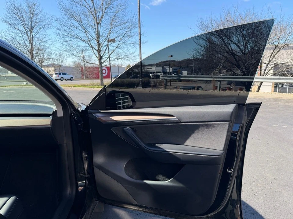 2023 Tesla Model Y - Image 15 of 21