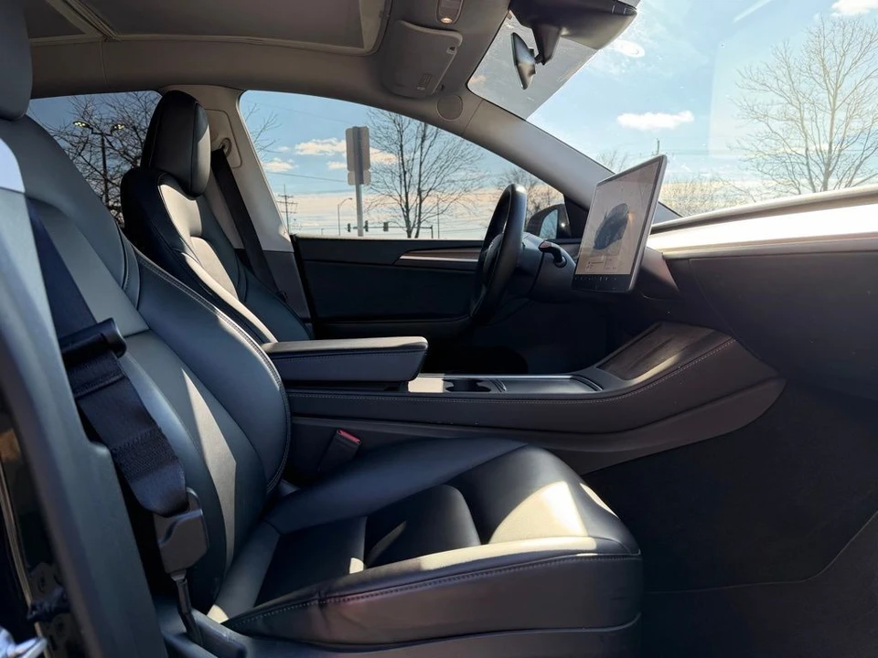 2023 Tesla Model Y - Image 16 of 21