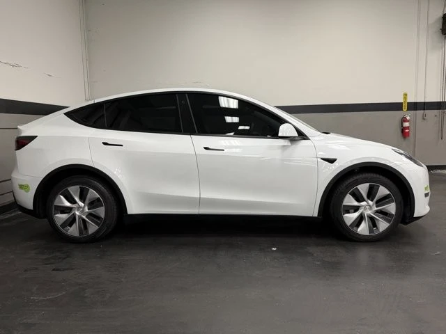 2023 Tesla Model Y - Image 5 of 12