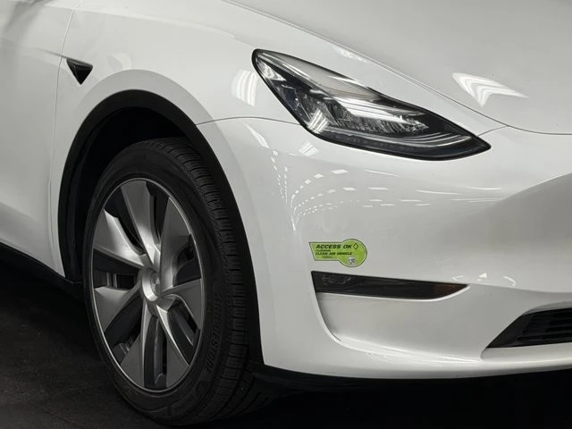 2023 Tesla Model Y - Image 4 of 12