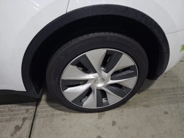 2023 Tesla Model Y - Image 11 of 12