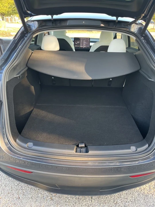 2023 Tesla Model Y - Image 10 of 10