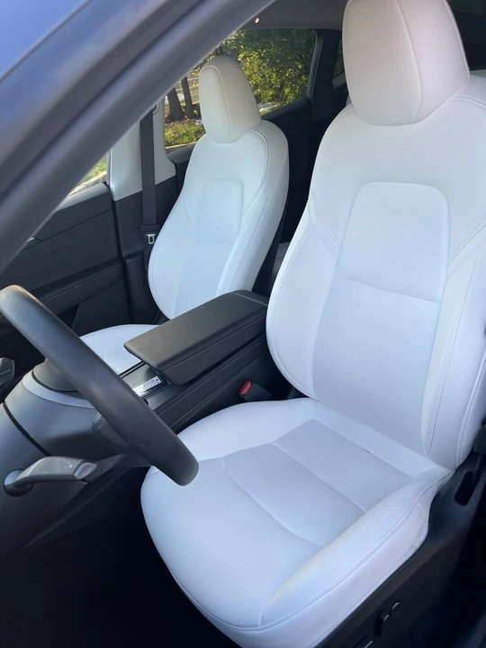 2023 Tesla Model Y - Image 8 of 10