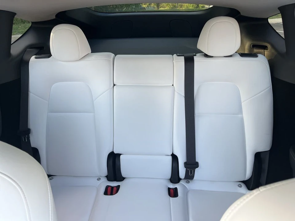 2023 Tesla Model Y - Image 9 of 10