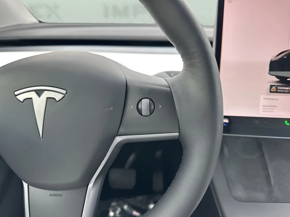 2023 Tesla Model Y - Image 16 of 21