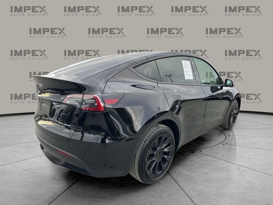2023 Tesla Model Y - Image 5 of 21