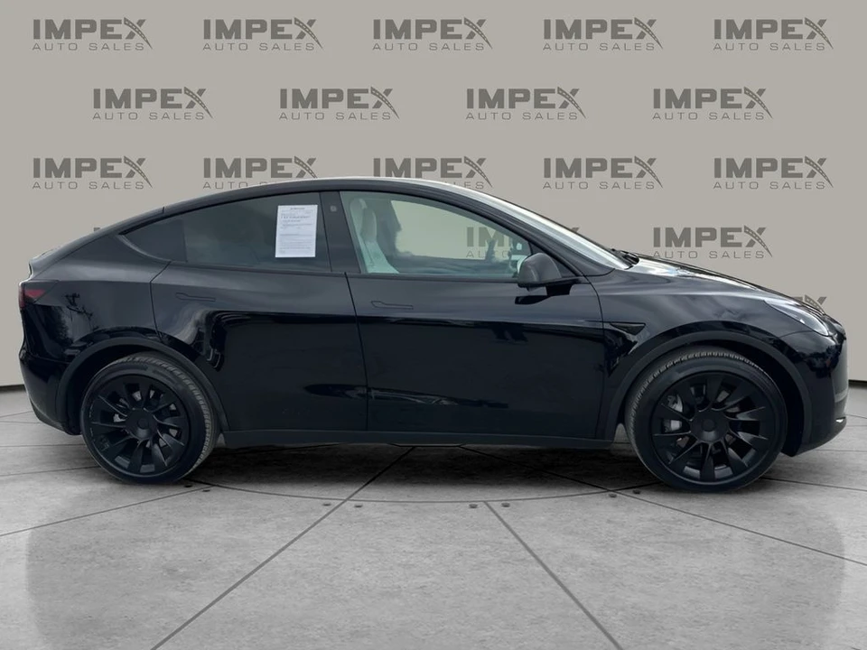 2023 Tesla Model Y - Image 6 of 12