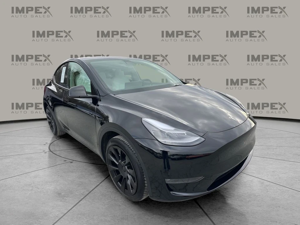 2023 Tesla Model Y - Image 7 of 12