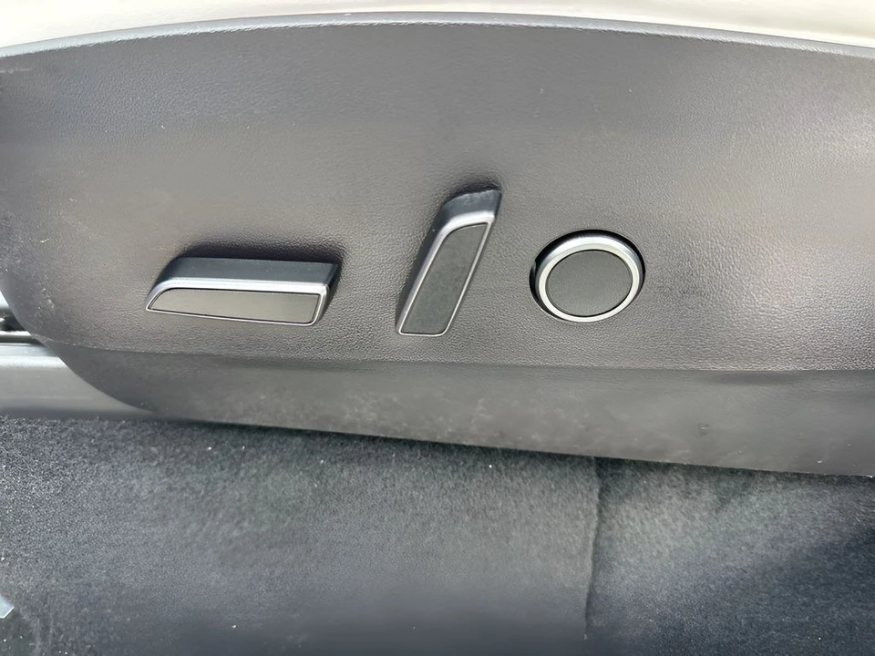 2023 Tesla Model Y - Image 10 of 12