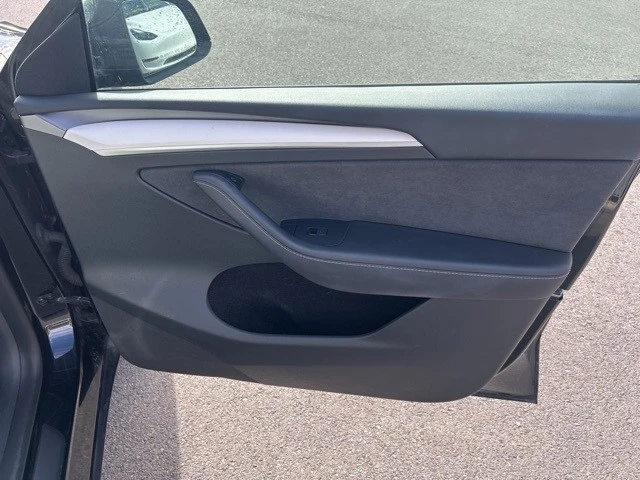 2023 Tesla Model Y - Image 20 of 21