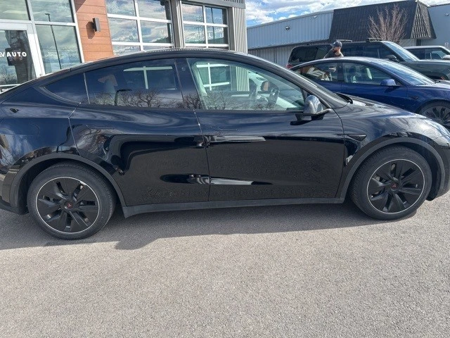 2023 Tesla Model Y - Image 9 of 21