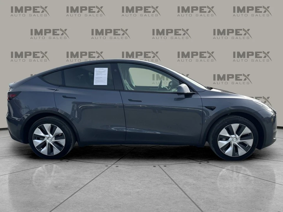 2023 Tesla Model Y - Image 6 of 12